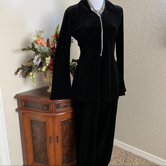 Vintage Luly K Velvet Pantsuit - Picture 2 of 14
